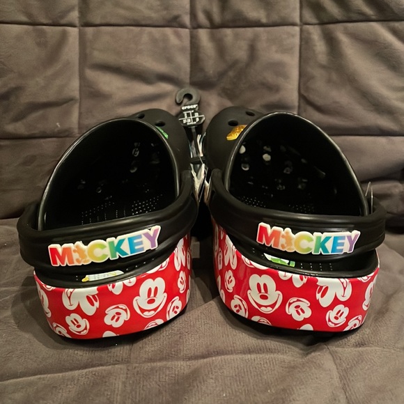 NWT CROCS Special Edition Classic Disney Rainbow Clog SOOOO COOL!! - Picture 3 of 10